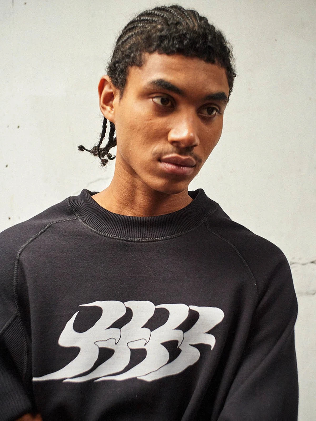 Moletom Esportivo Raglan Preto