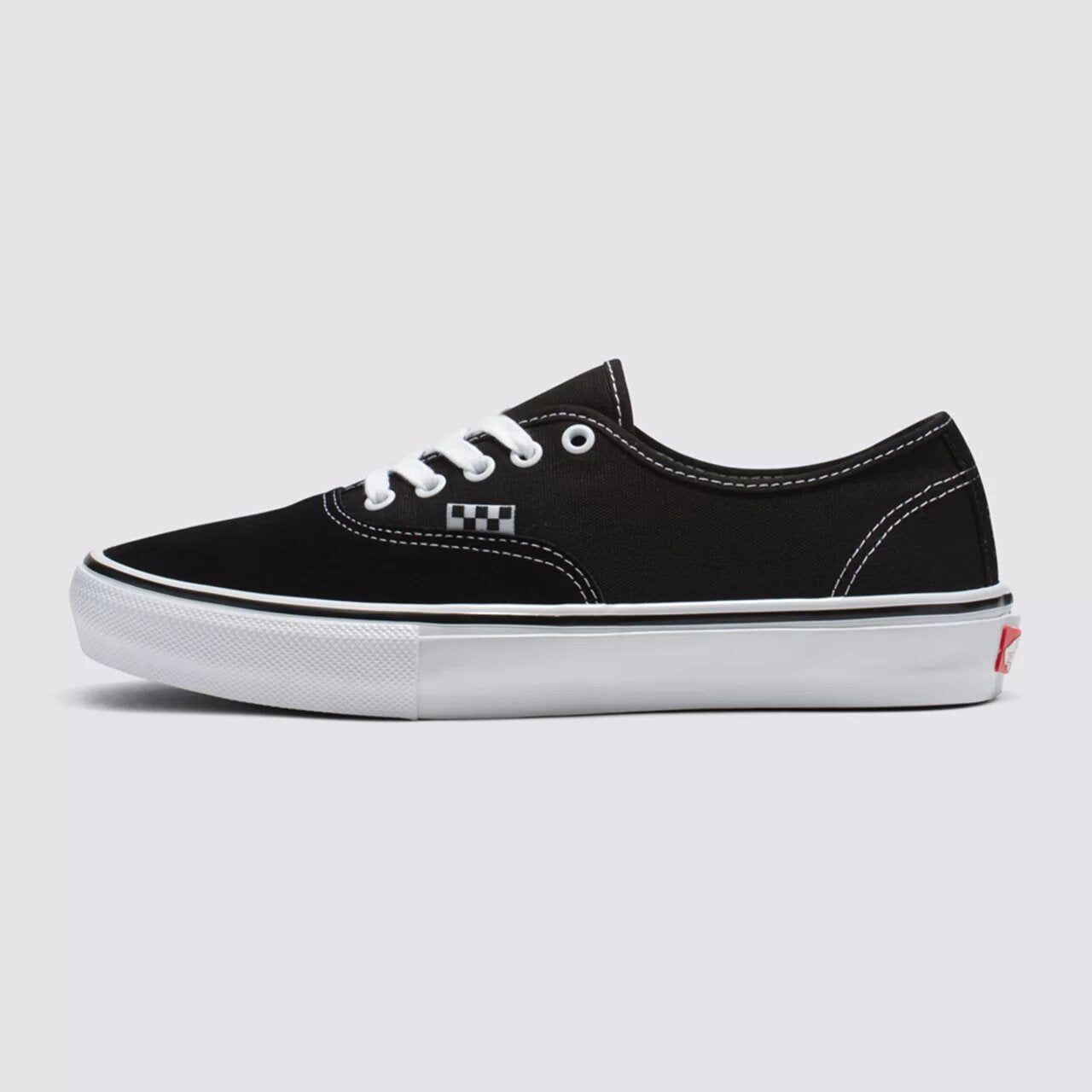 TÊNIS SKATE AUTHENTIC BLACK WHITE
