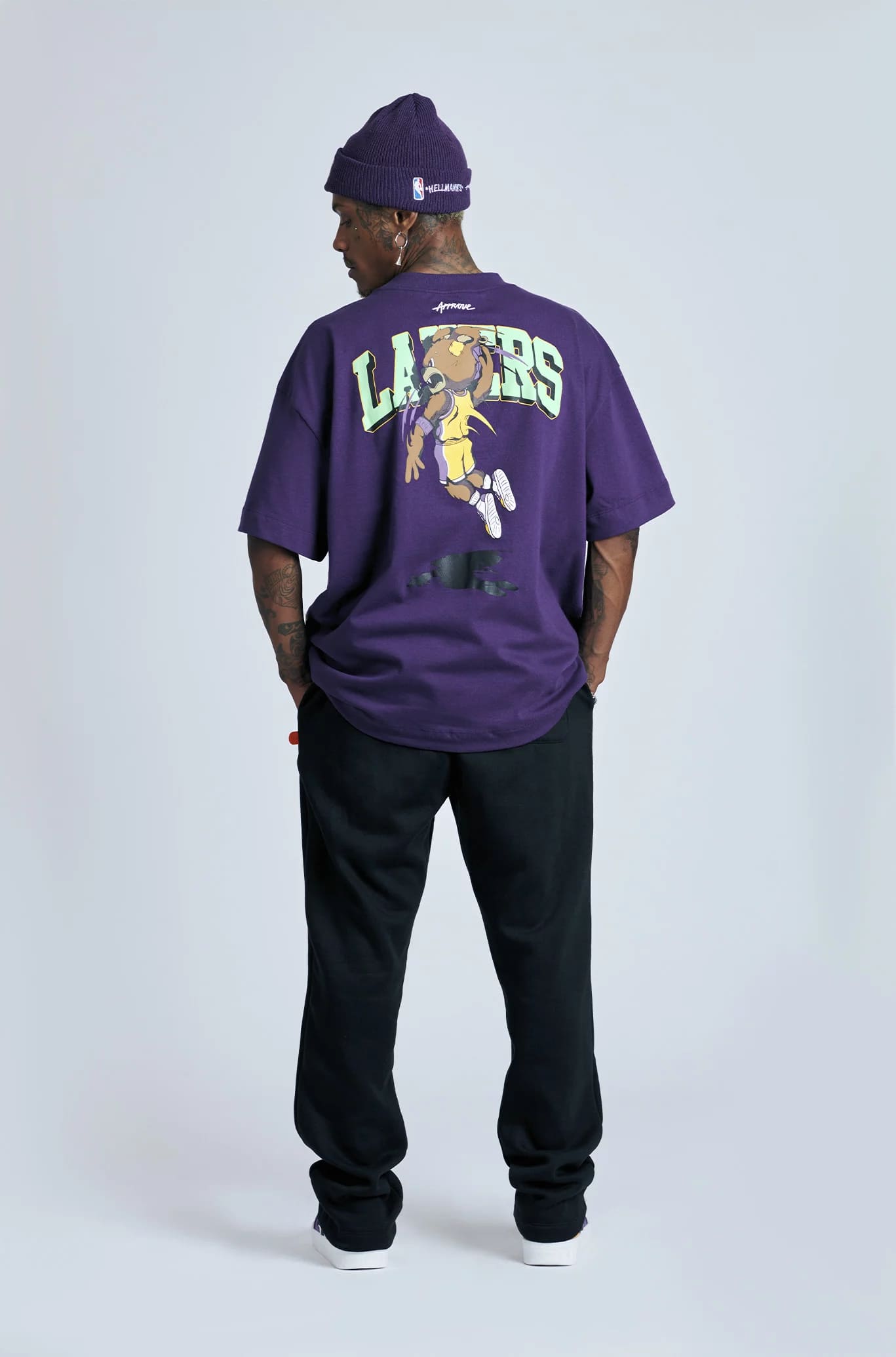 CAMISETA HUGE APPROVE X NBA BEAR LAKERS ROXA