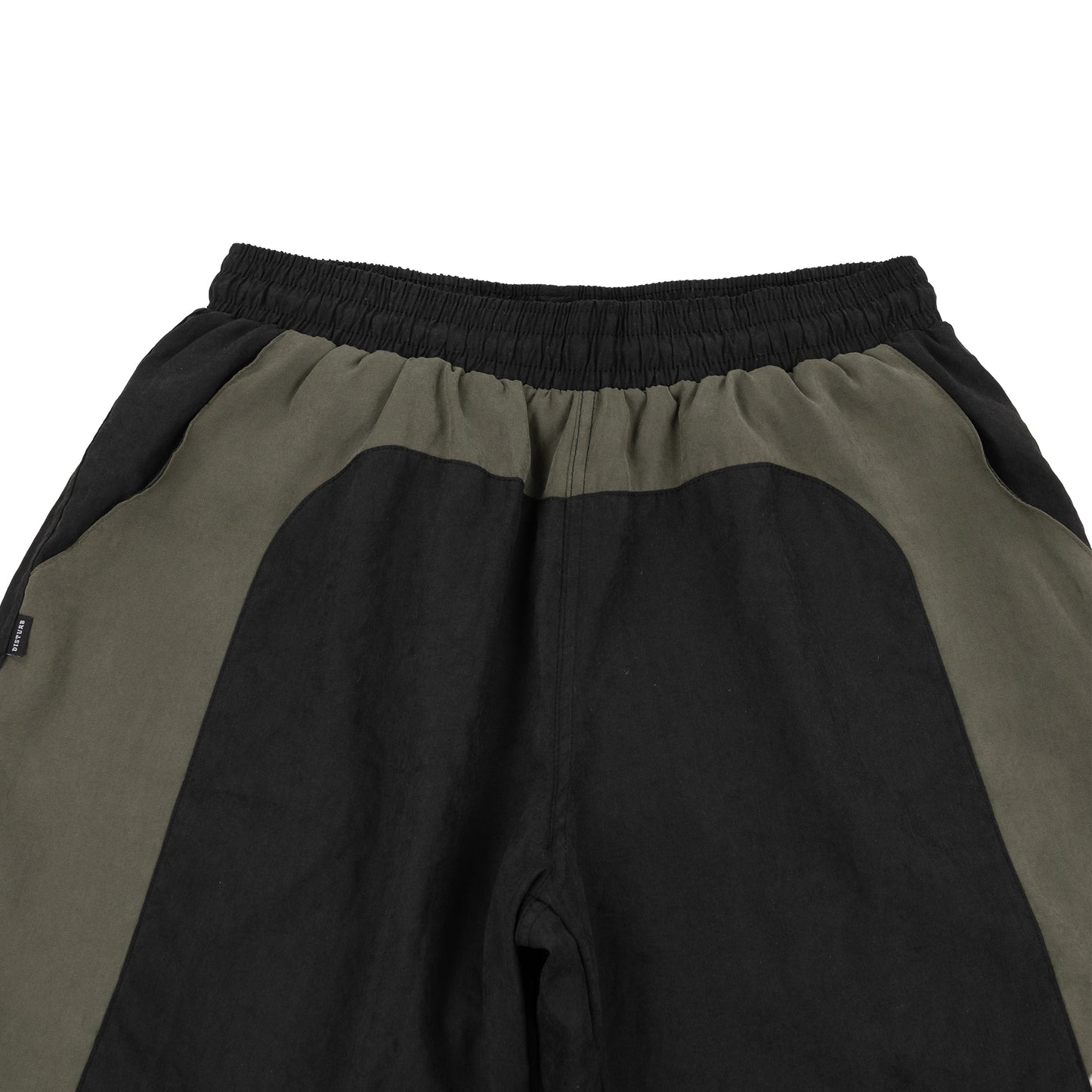 Arch Shorts In Black