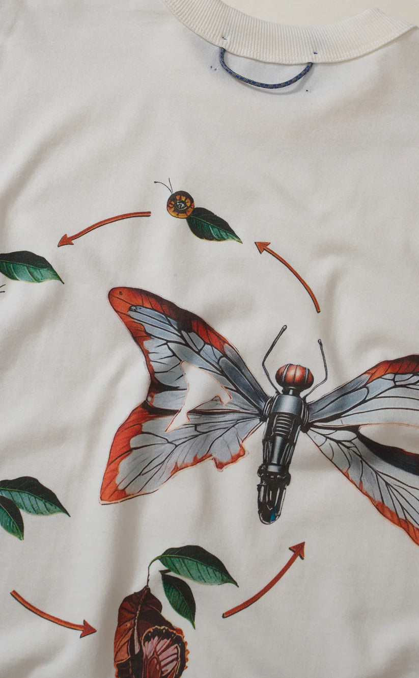 CAMISETA QC METAMORFOSE BOXY OFF WHITE