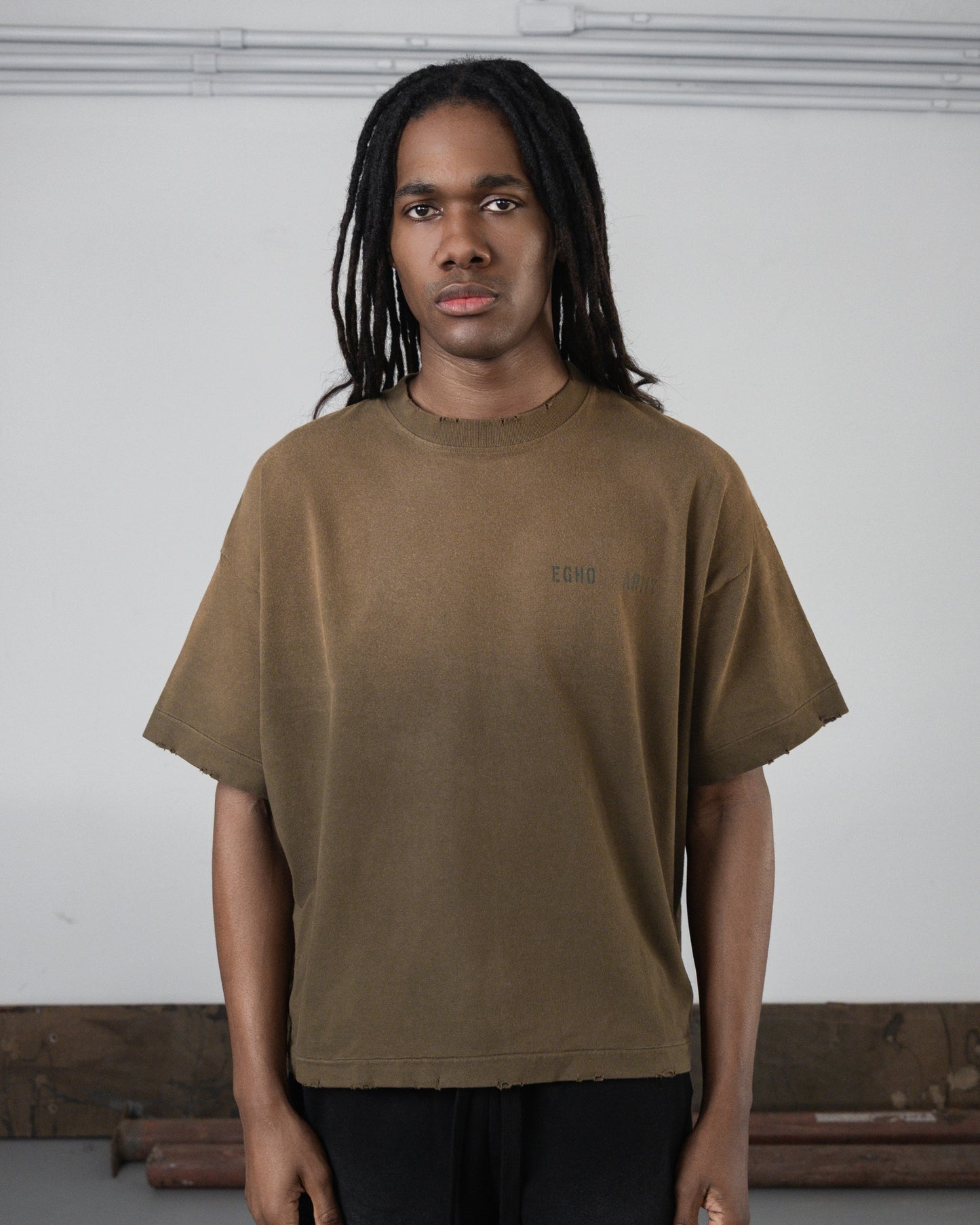 UNF BOXY TEE OLIVE GREEN
