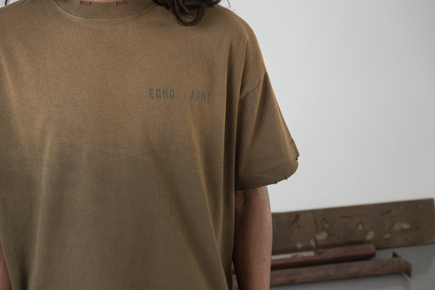 UNF BOXY TEE OLIVE GREEN