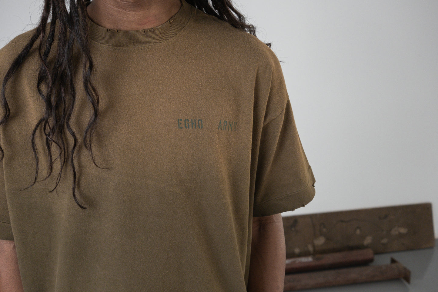 UNF BOXY TEE OLIVE GREEN