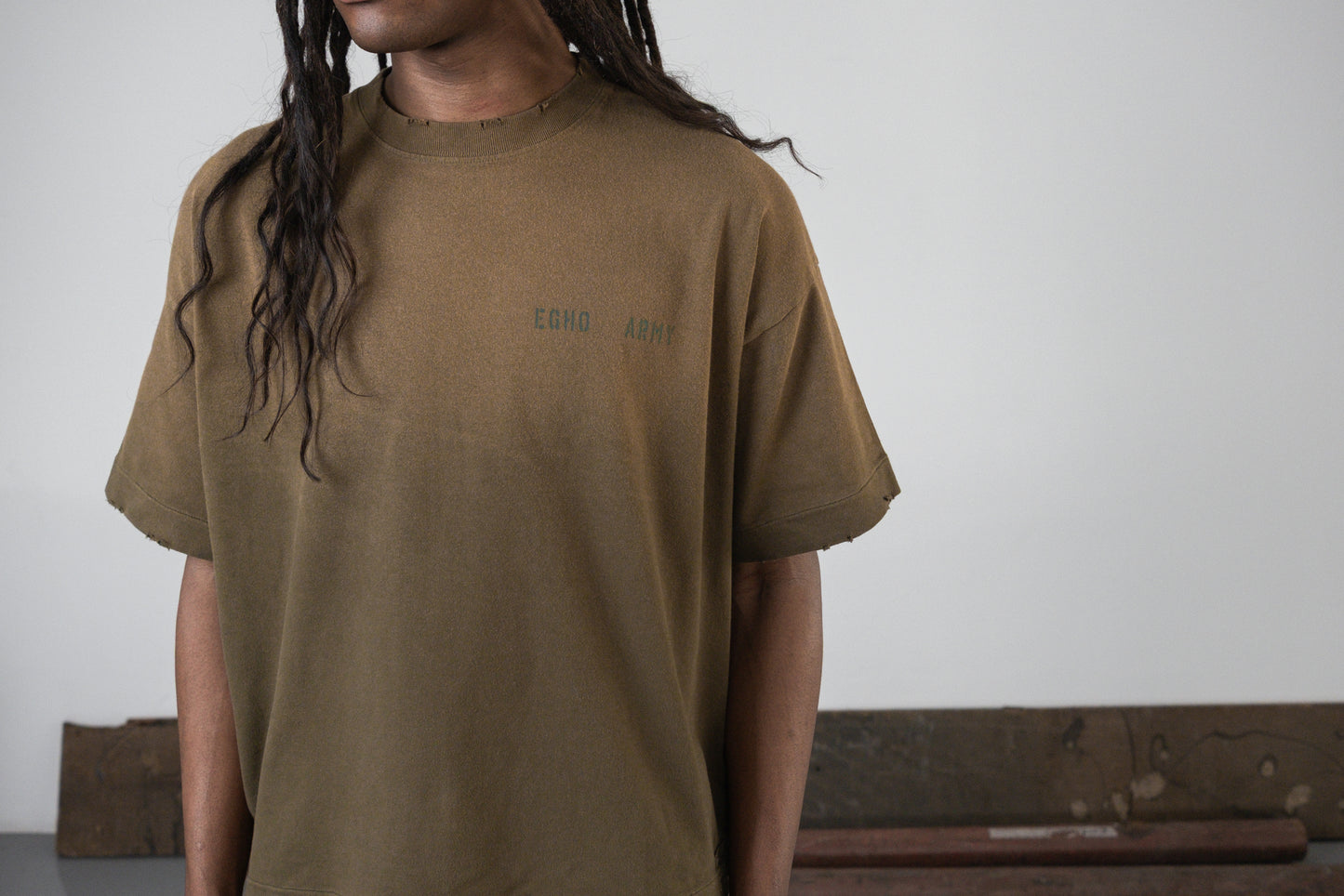 UNF BOXY TEE OLIVE GREEN