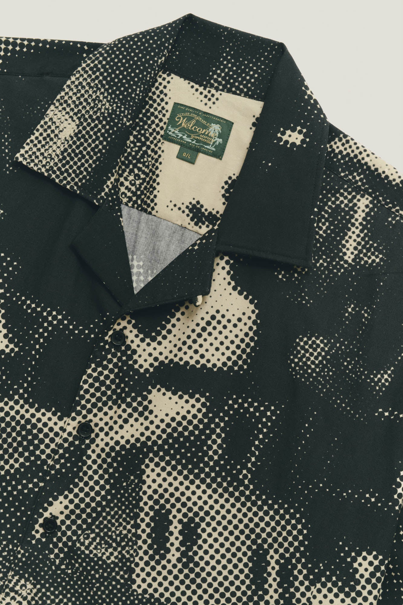 Camisa Roxy Preto e Off White