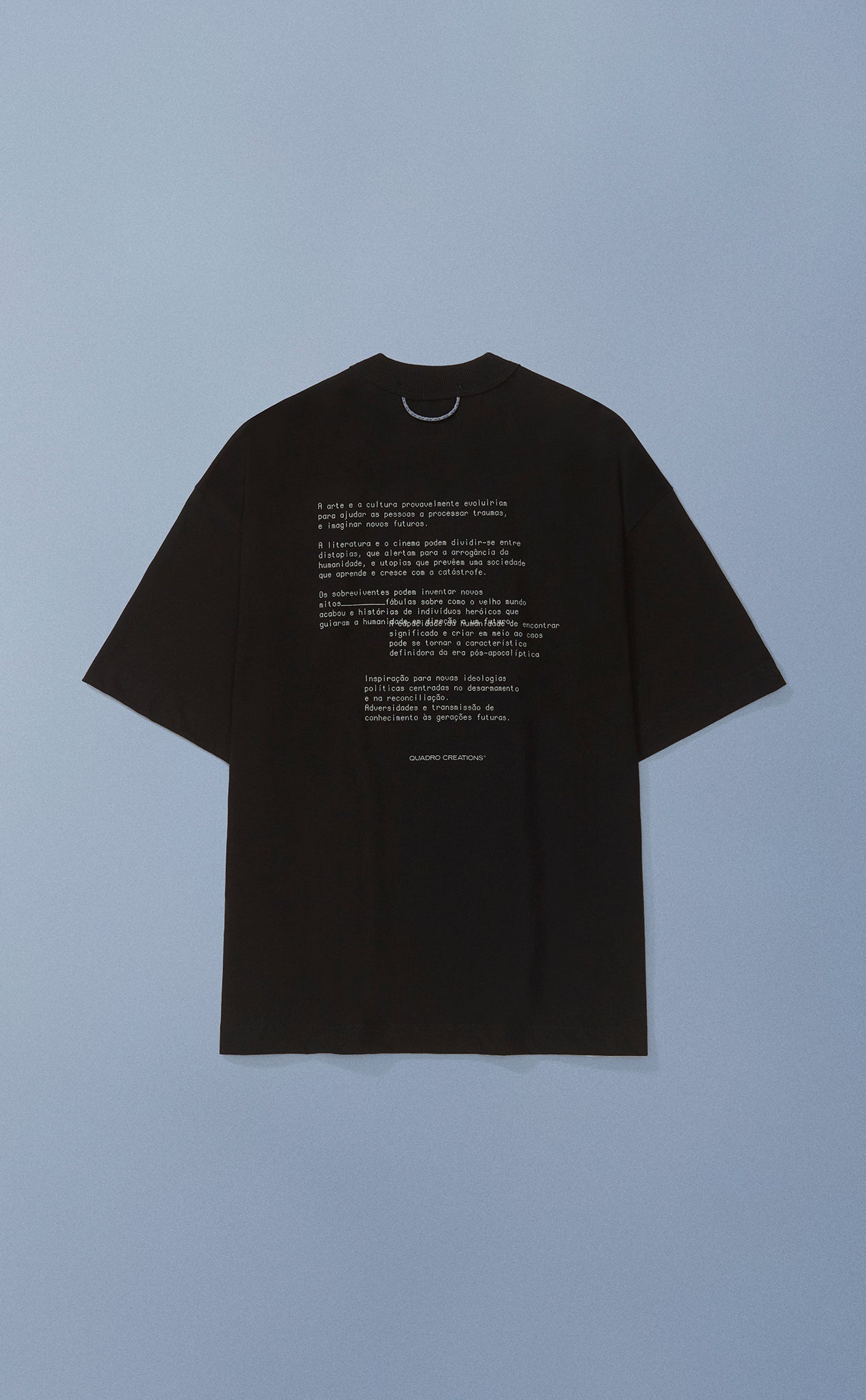 CAMISETA QC 24 DE OUTUBRO BOXY PRETO