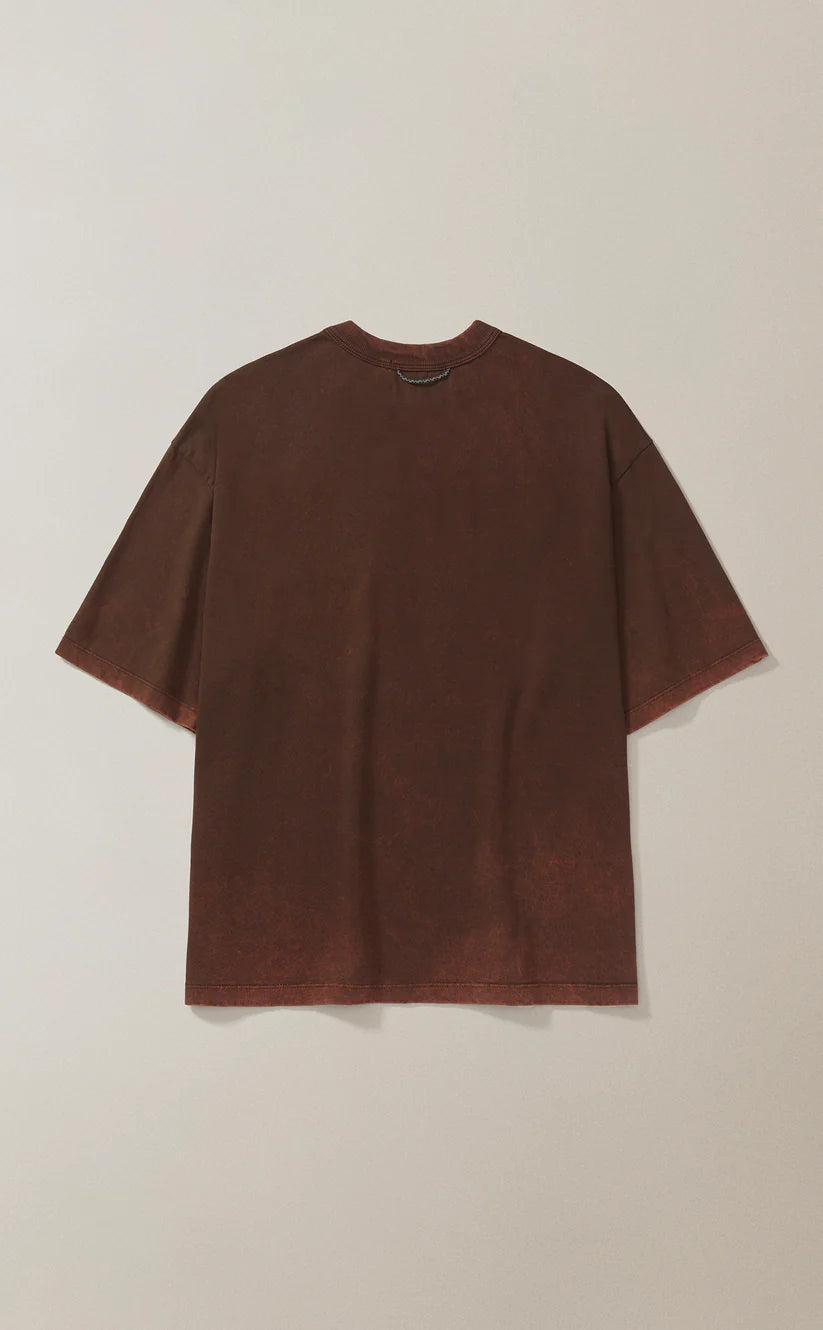 CAMISETA QC PARTICULAS BOXY STONED MARROM