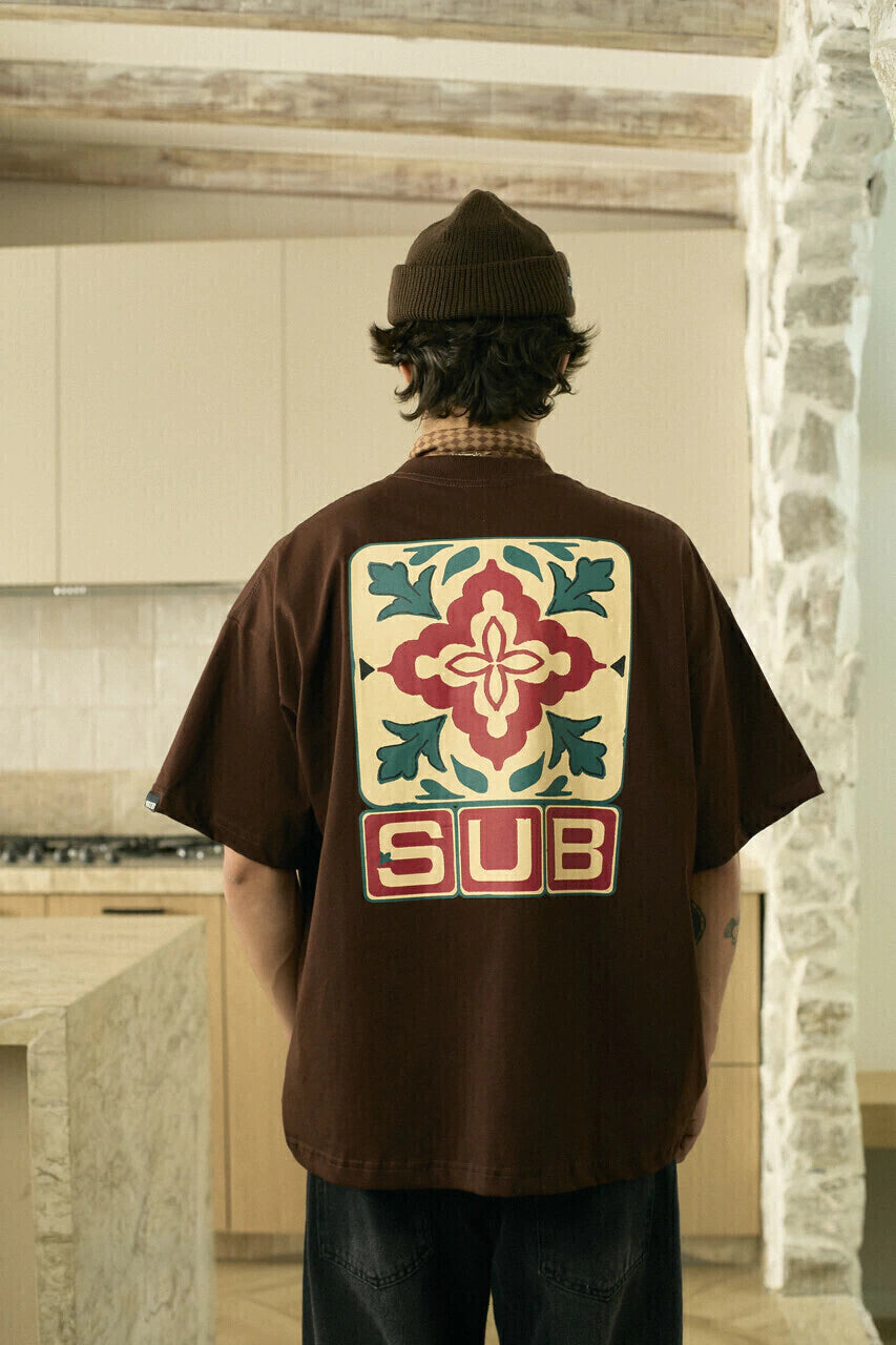 LETTER BOXY TEE MARROM