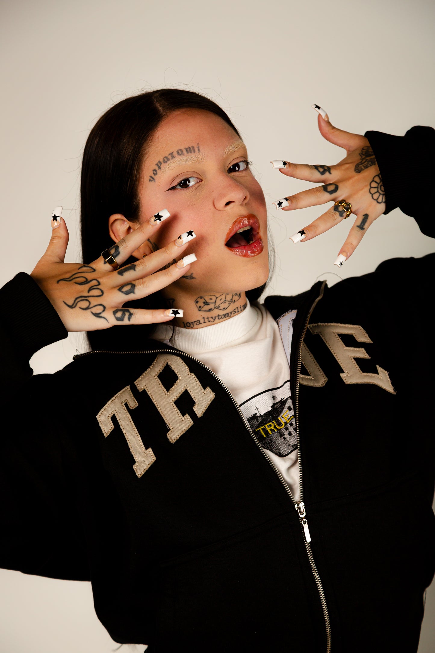 HOODIE "TRUE" ZIP UP