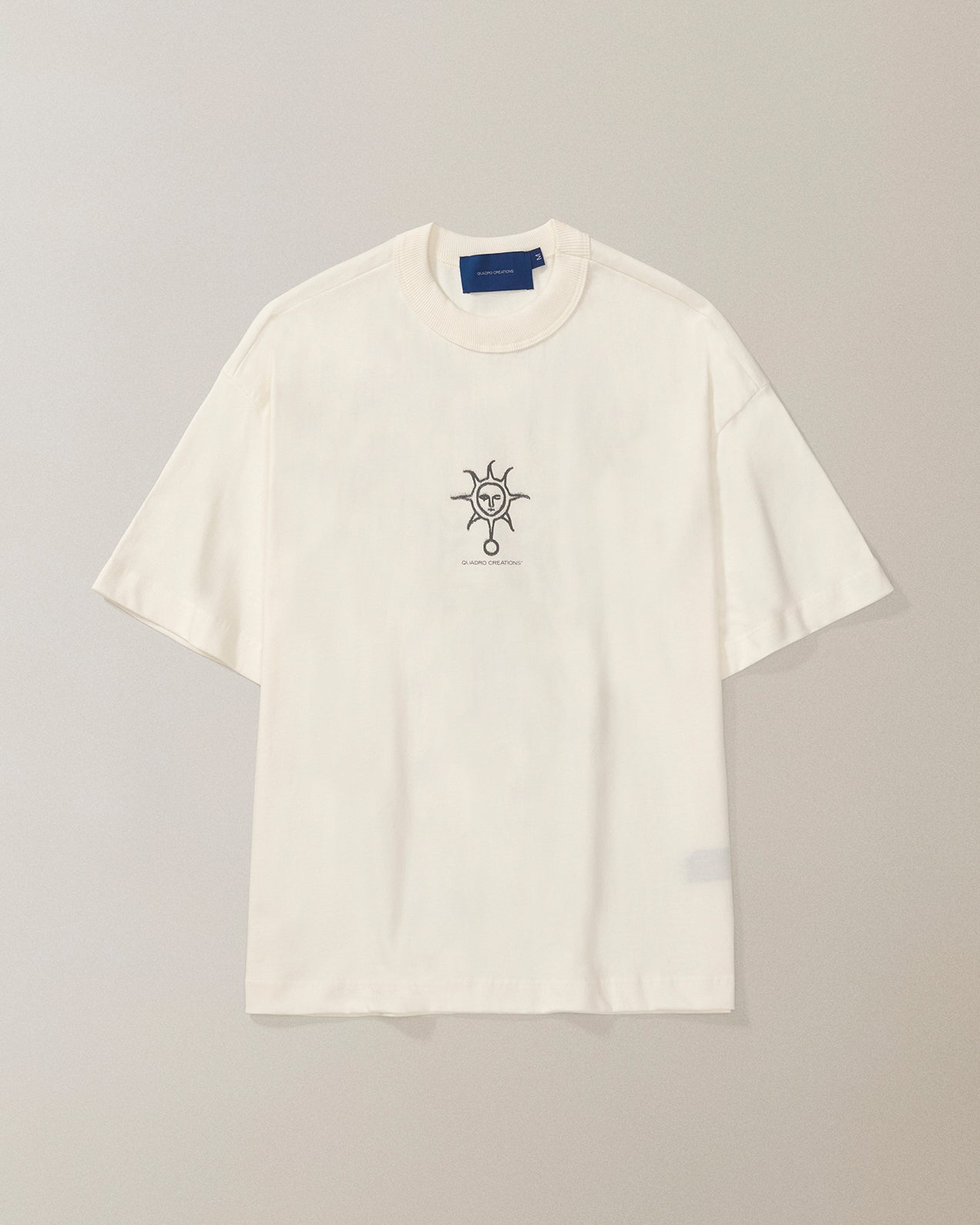 CAMISETA QC SOL EM S.A. BOXY OFF WHITE