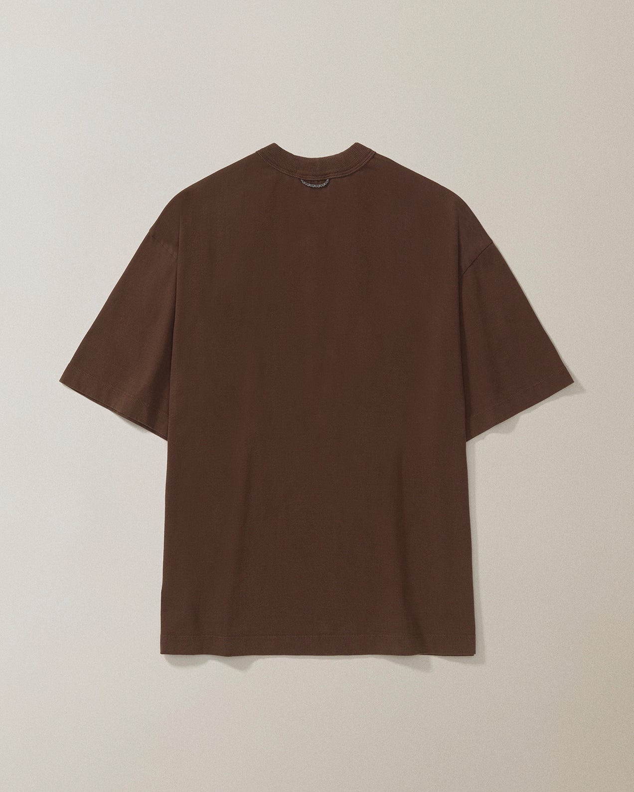 CAMISETA QC FORMIGAS BOXY STONED MARROM