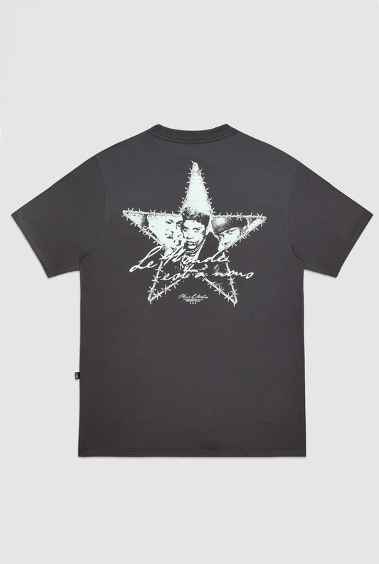 CAMISETA LE MONDE EST Á NOUS CINZA