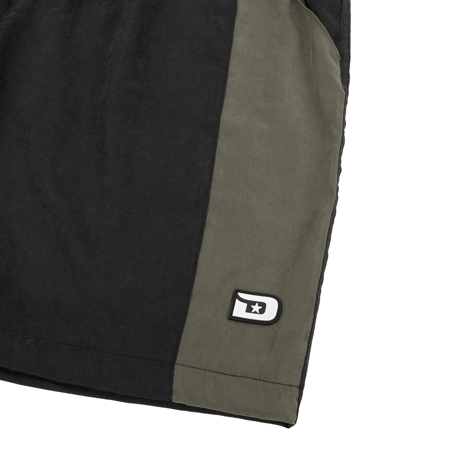 Arch Shorts In Black