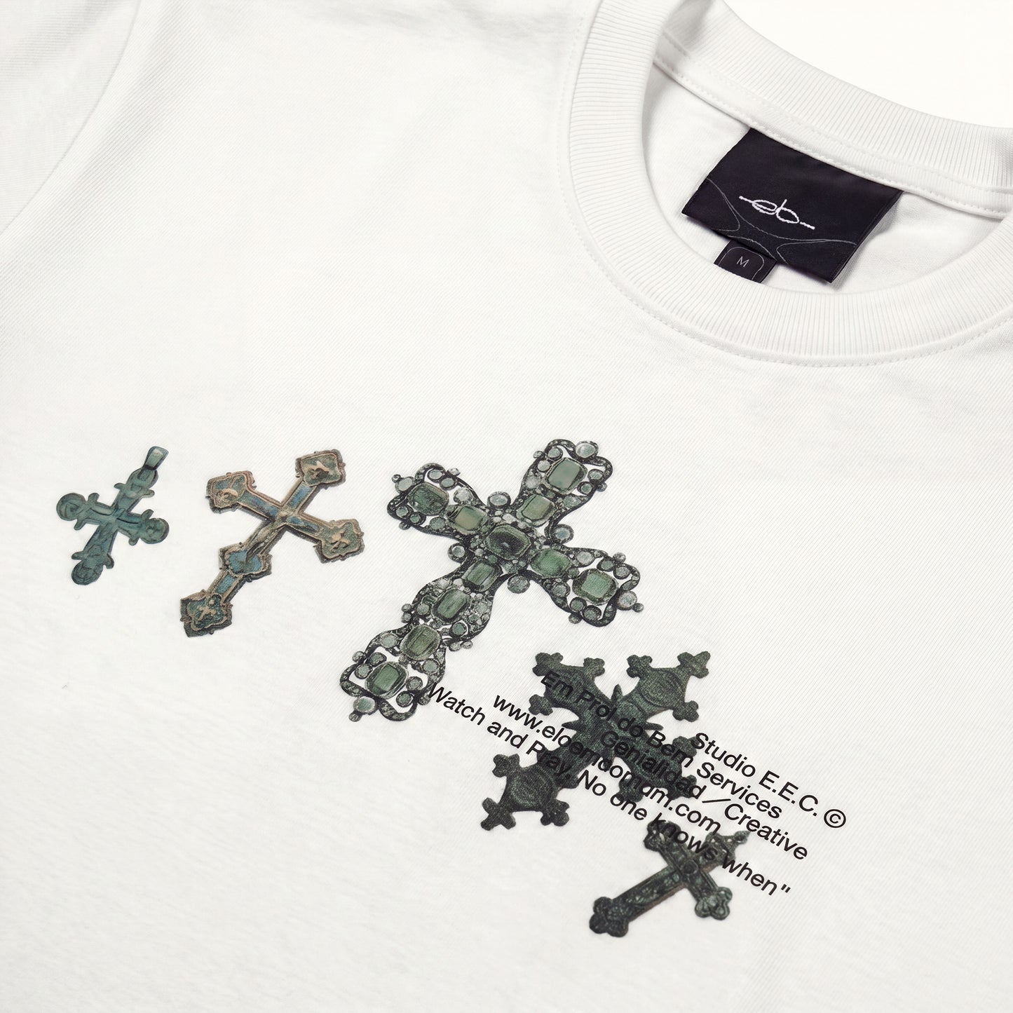 CAMISETA OVER  AWAKE  BRANCO OFF.