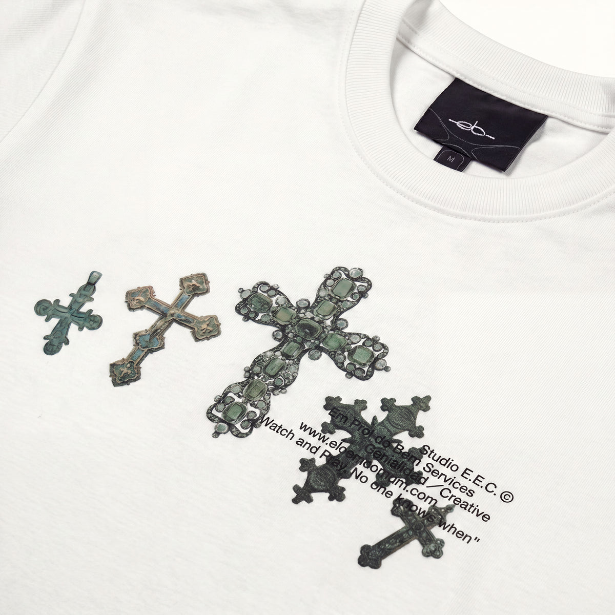 CAMISETA OVER  AWAKE  BRANCO OFF.