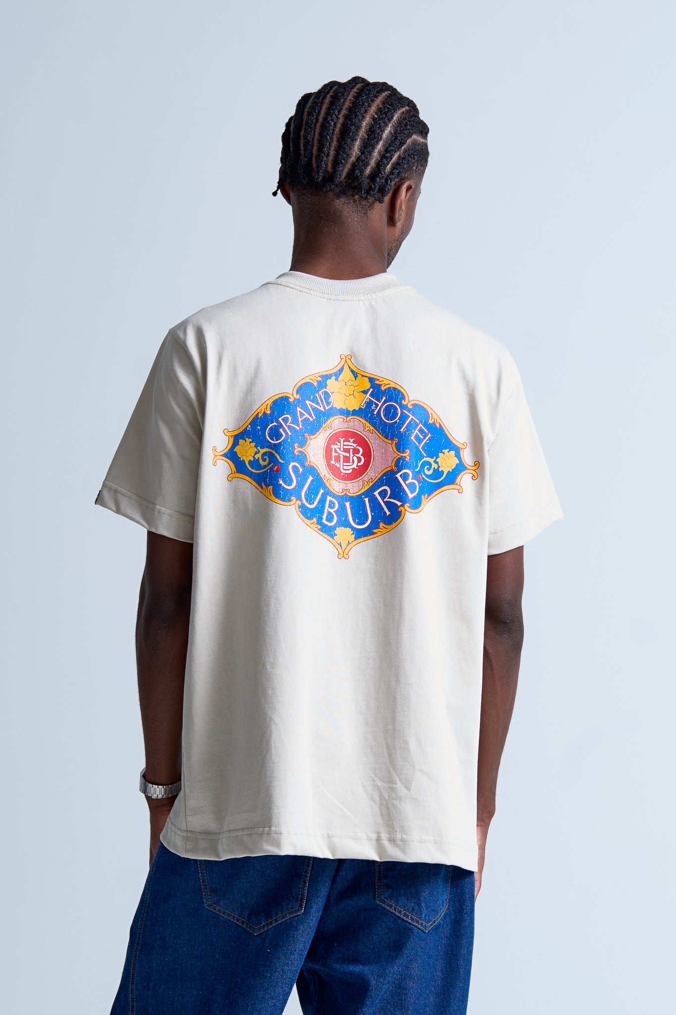 CAMISETA REGULAR GRAND HOTEL  BEGE