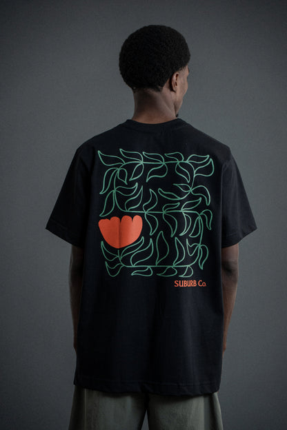 CAMISETA REGULAR FLOWERS PRETO