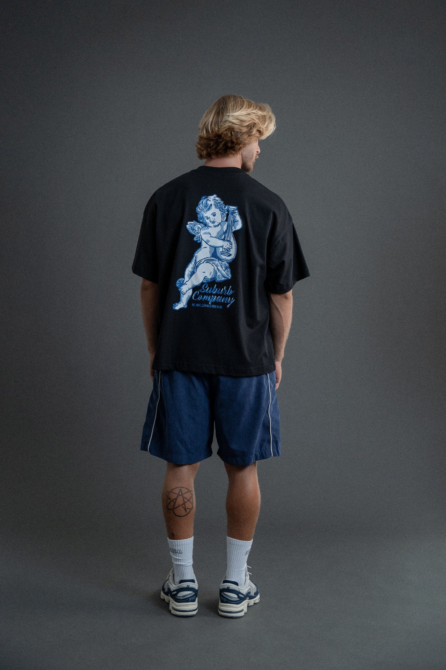 CAMISETA BOXY SACRED ART PRETO