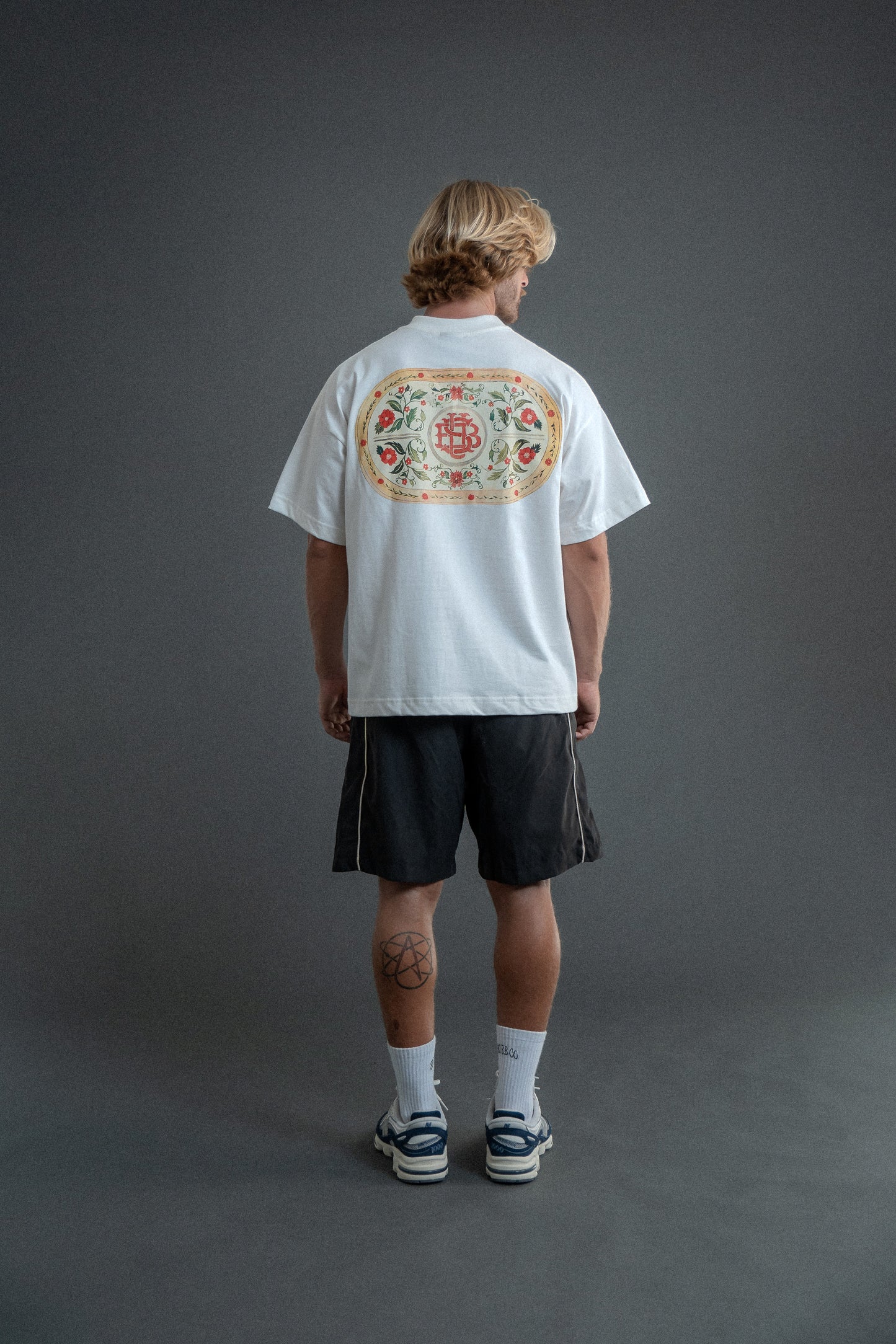 CAMISETA BOXY AQUARELA OFF WHITE