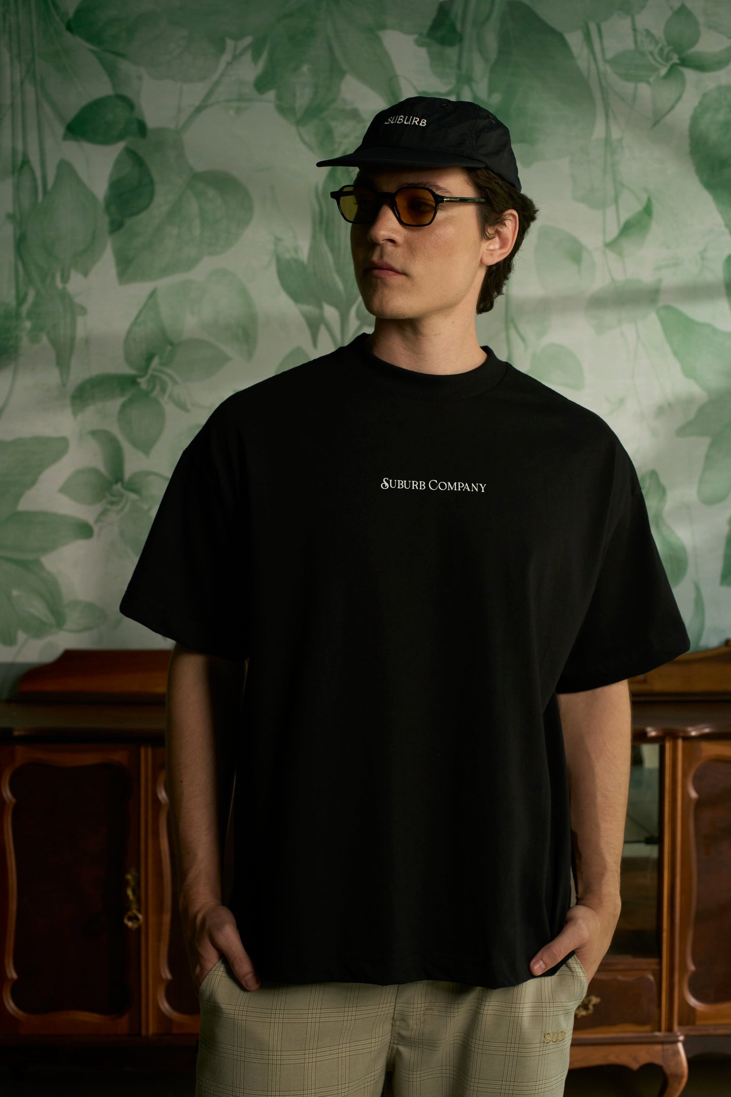 FLOWERS BOXY TEE PRETO