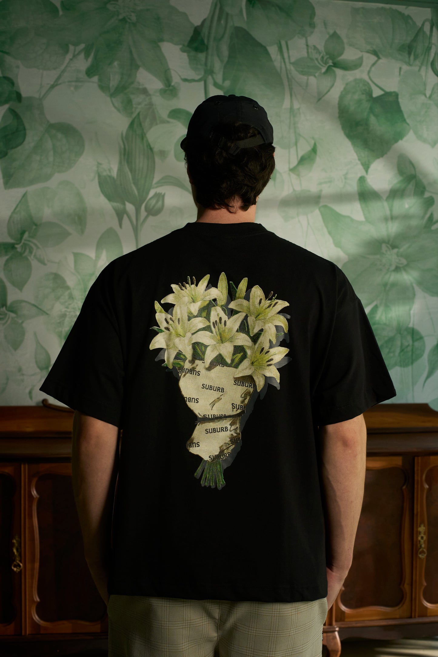 FLOWERS BOXY TEE PRETO