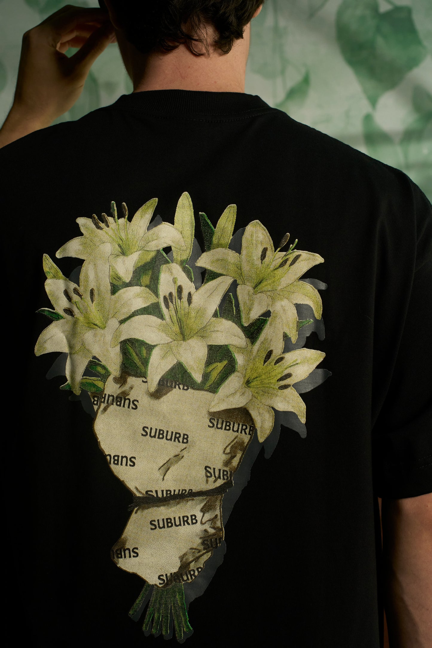 FLOWERS BOXY TEE PRETO