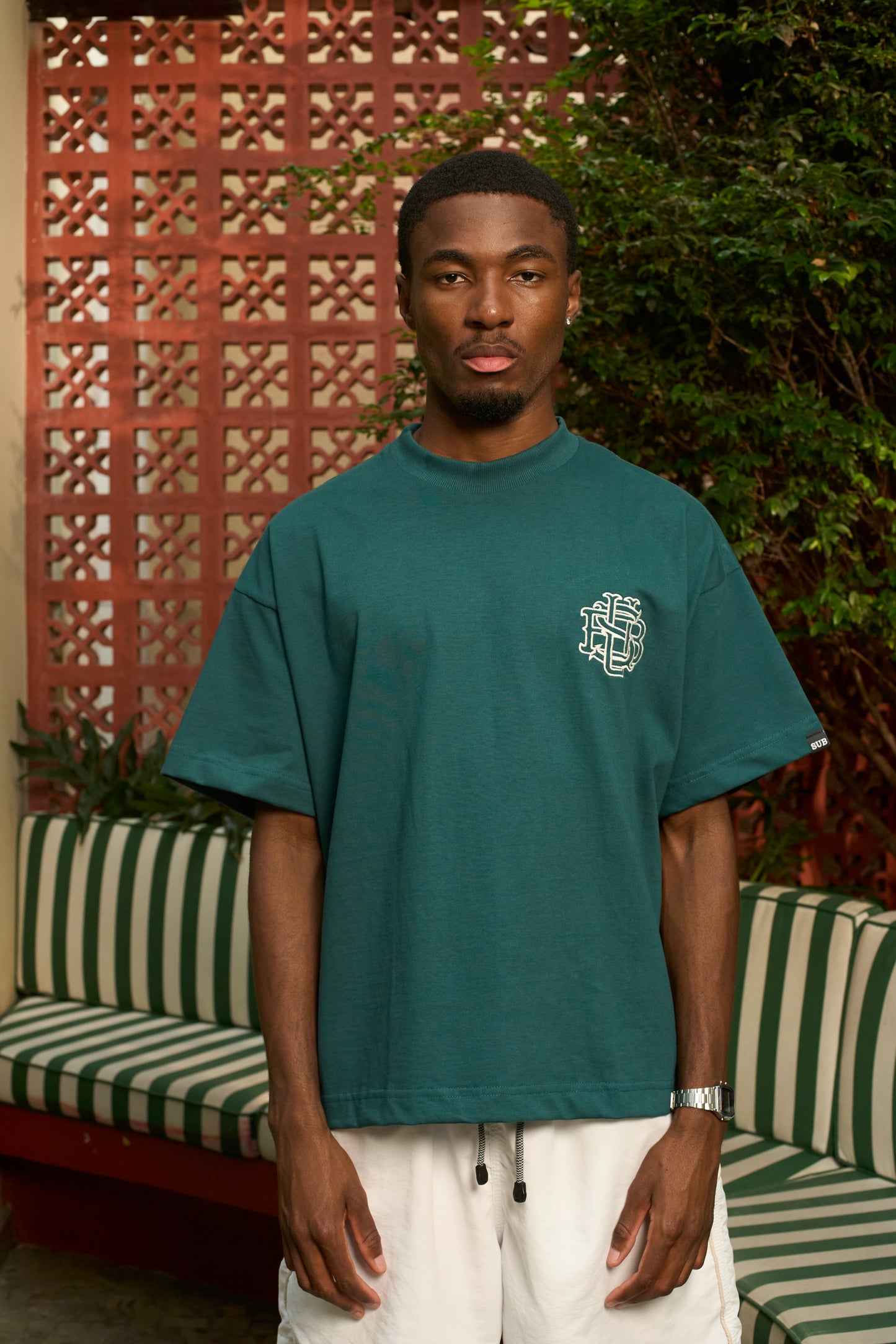 EMBROIDERY MONOGRAM BOXY TEE VERDE