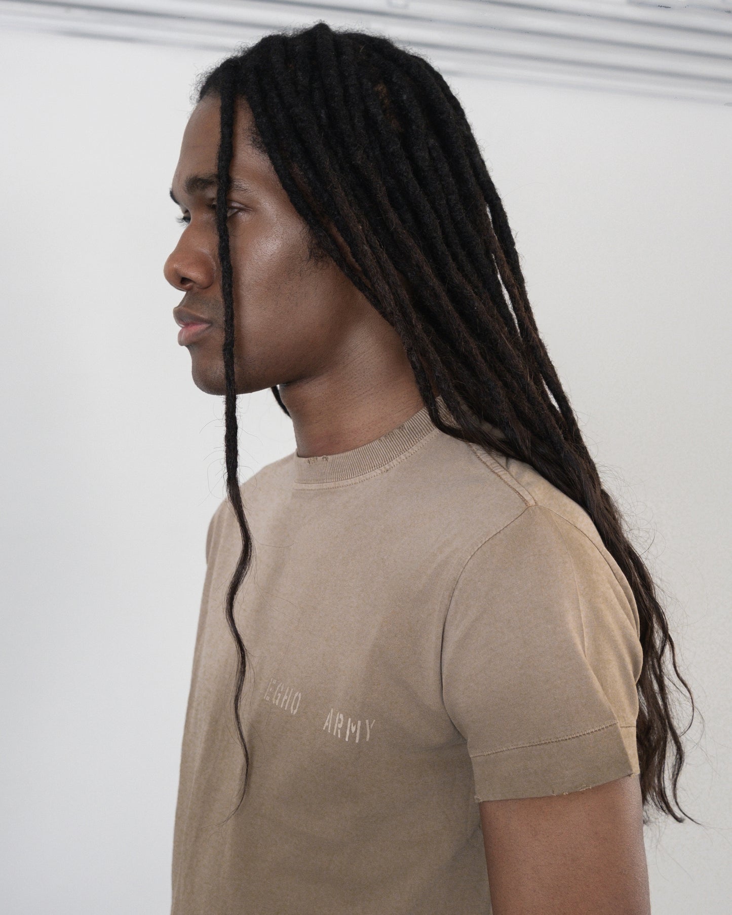 UNF  REGULAR TEE  SAND