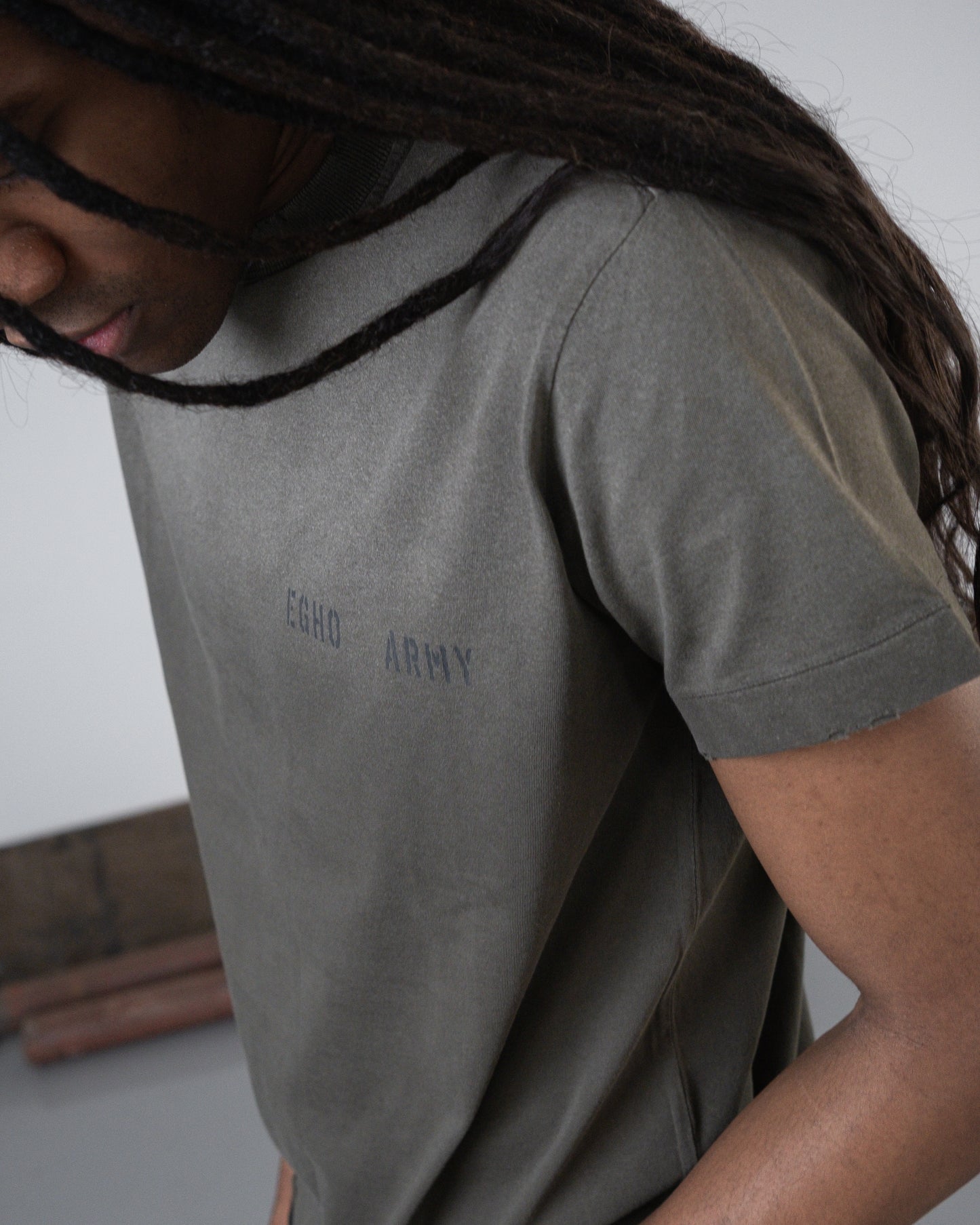 UNF  REGULAR TEE  BELUGA