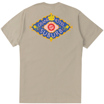 CAMISETA REGULAR GRAND HOTEL  BEGE