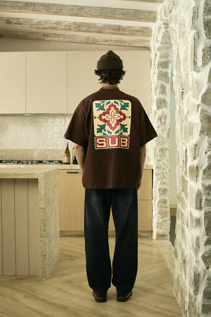 LETTER BOXY TEE MARROM